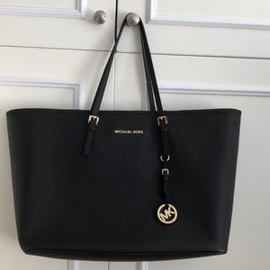 PRICE DROPPED! NWOT Michael Kors Jet Set Tote